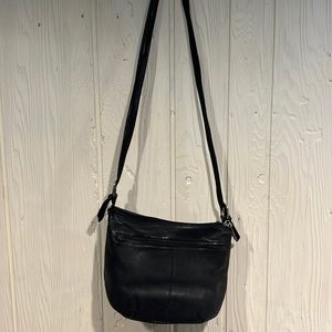 Tignanello   black leather shoulder bag with multiple pockets